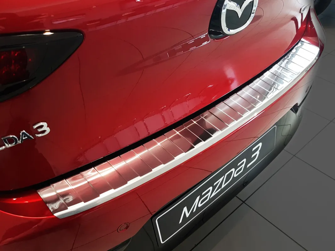 Ladekantenschutz V2A silber passend für Mazda 3 Hatchback 4. Gen. Typ BP
