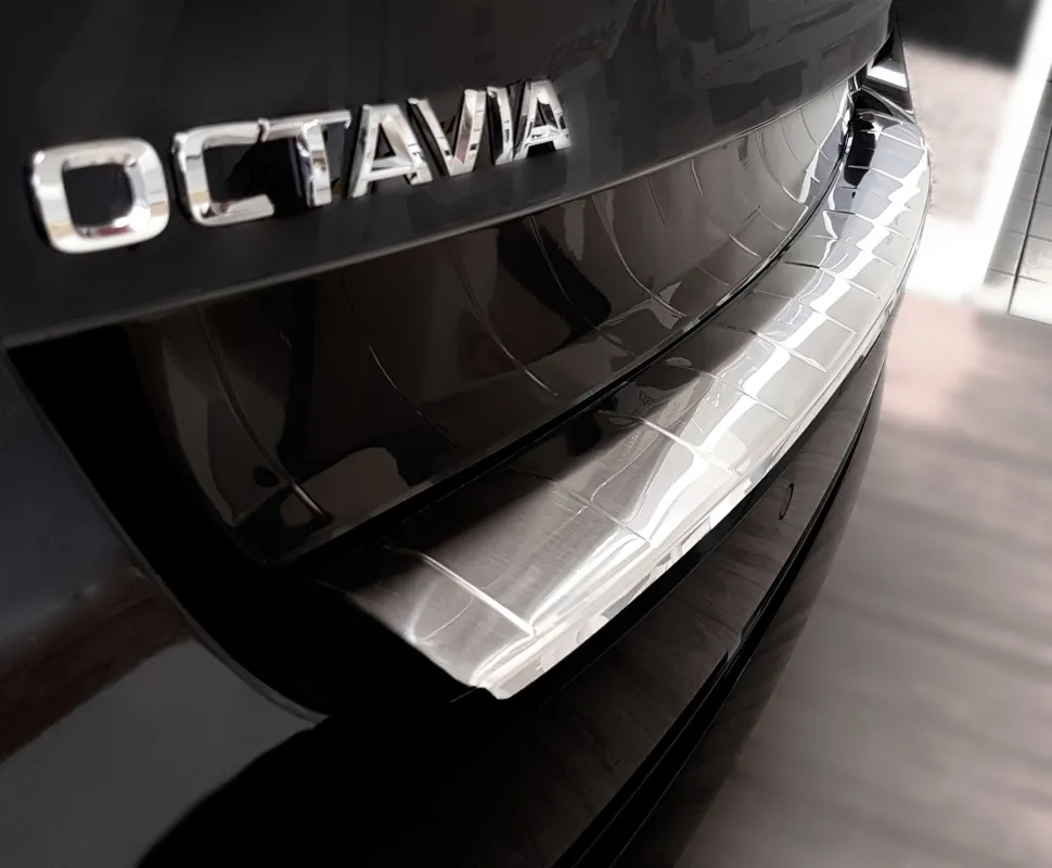 Ladekantenschutz V2A silber passend für Skoda Octavia 4 Kombi