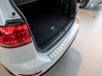 Ladekantenschutz mit Abkantung passend für Volkswagen Touran (2. Generation  Typ 5T) VW ab BJ. 05.2015> ABS Farbe schwarz